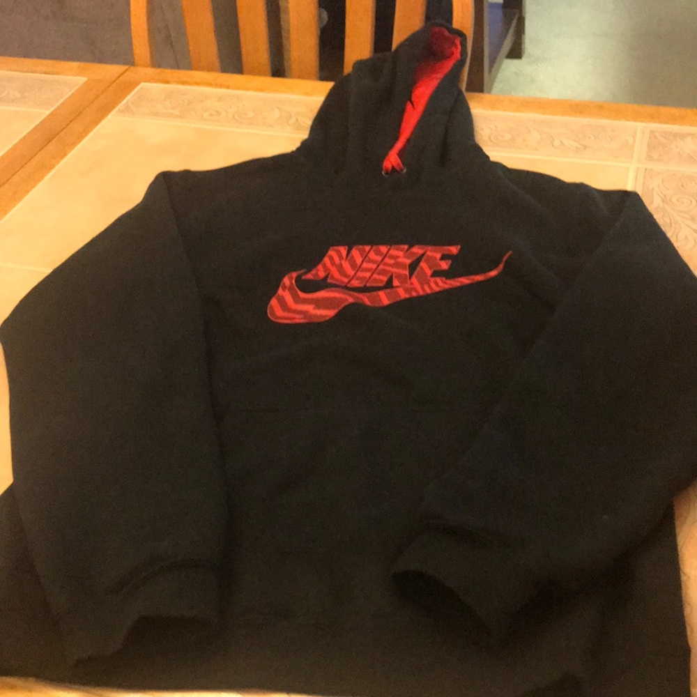 Men’s Nike sweatshirt